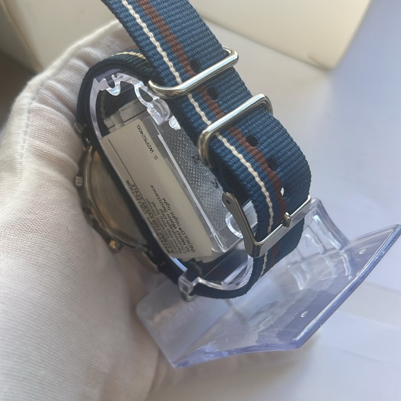 Timex Weekender TW2P624009J Unisex Casual Watch - Picture 2 of 3